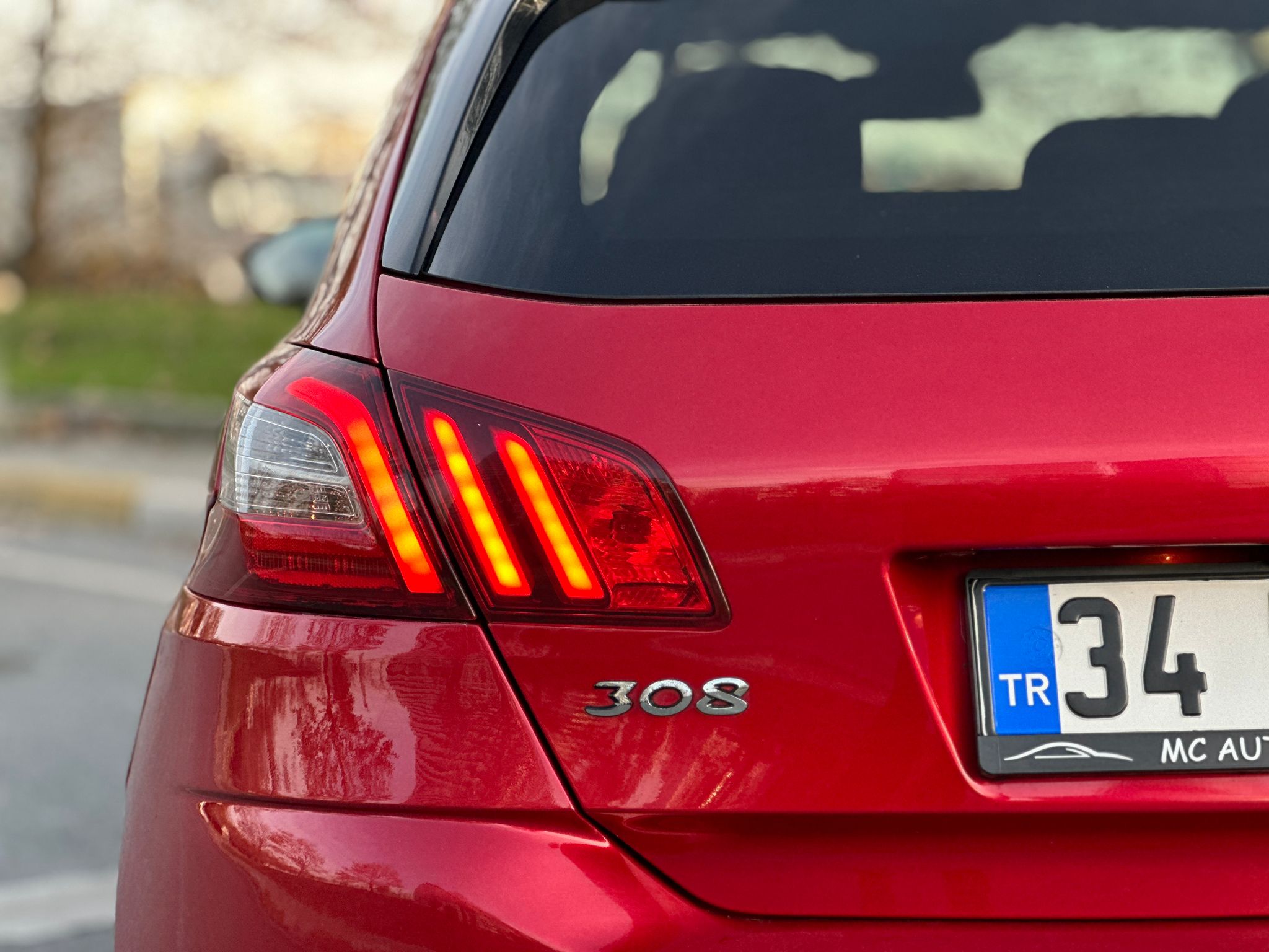 2020 MODEL CAM TAVANLI OTOMATİK VİTES 125 BİN KM DE MASRAFSIZ